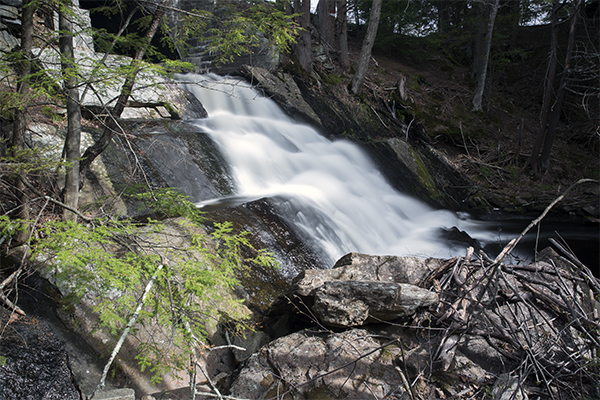 Vinica Brook Falls, Massachusetts